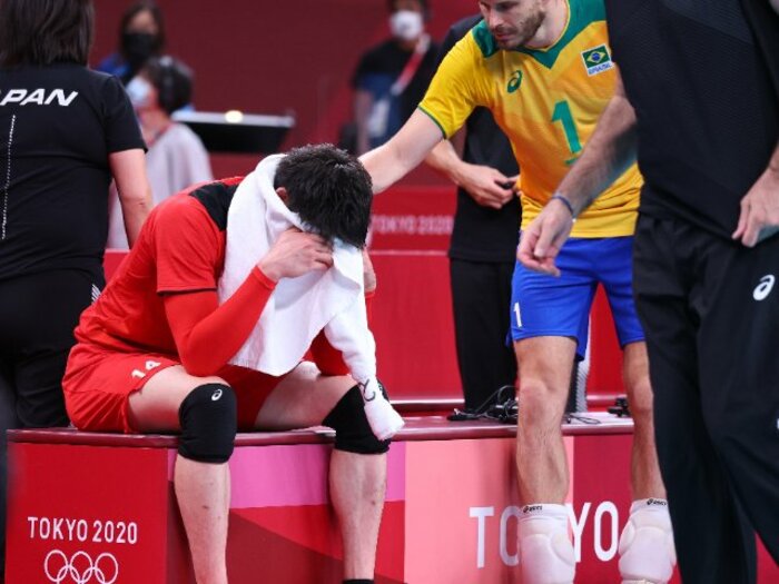 「彼はまだキッズのようだったから…」石川祐希に世界最高セッター・ブルーノ（ブラジル主将）が贈った言葉《バレー五輪秘話》＜Number Web＞ photograph by JMPA