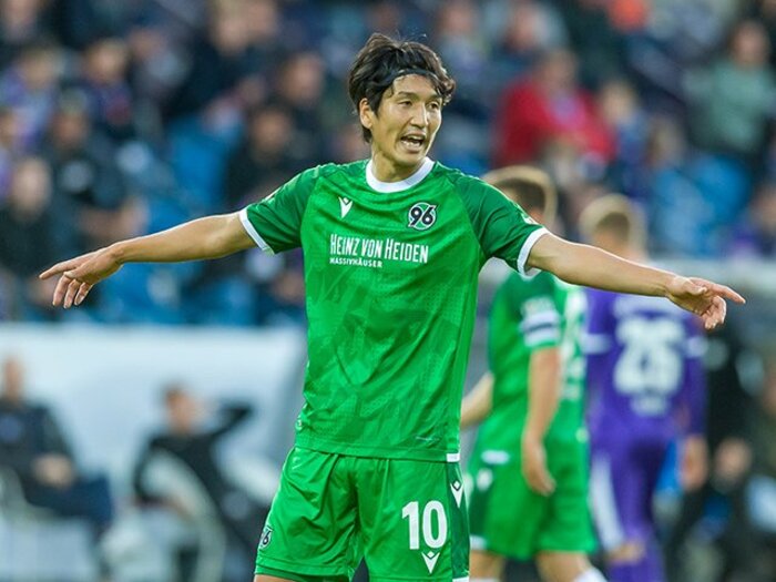 原口元気インタビュー「最低でも10得点、10アシスト」 10番の自信、室屋成への助言とは＜Number Web＞ photograph by Getty Images