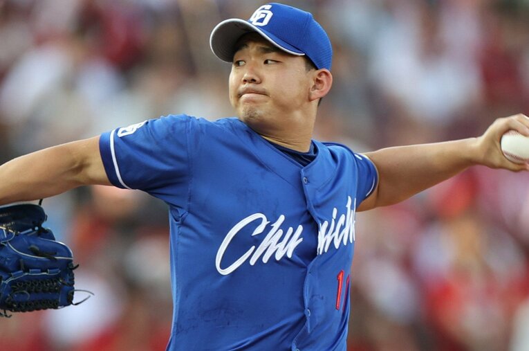 ポスティングによるメジャー挑戦が中日に容認された小笠原慎之介投手（27歳） ／ photograph by JIJI PRESS