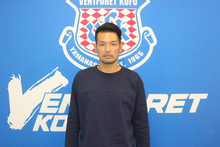 山本英臣は43歳となる来季もヴァンフォーレ甲府でプレーする　©Number Web