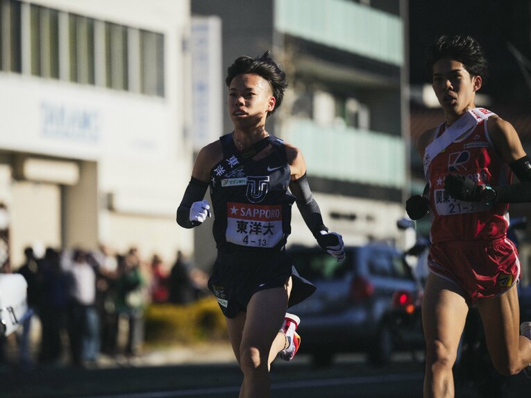 【2025箱根駅伝】東洋大の2区を走った緒方澪那斗（3年）　©Yuki Suenaga