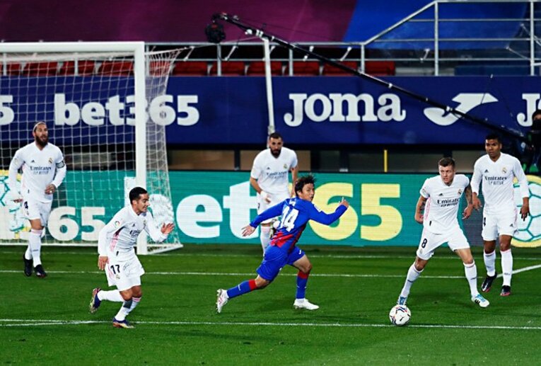 乾が果敢にプレスをかけたものの……