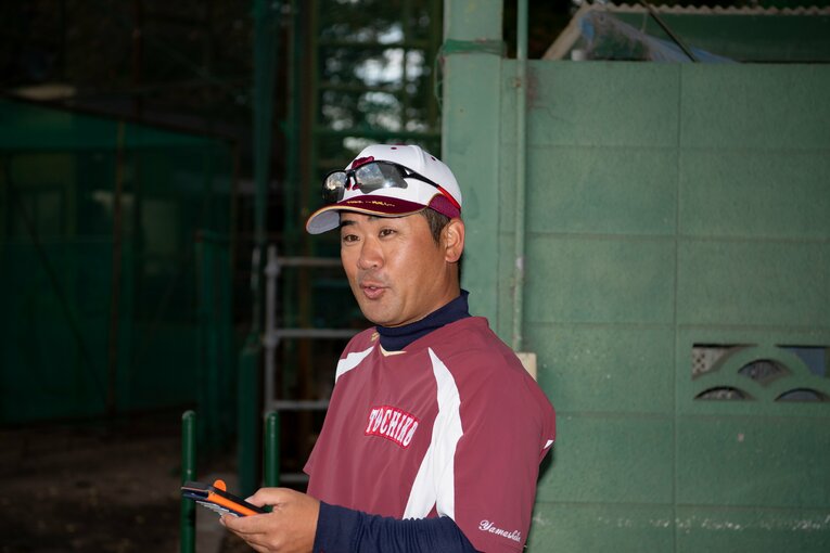 現在、東筑野球部を率いる山下聖士監督 ©Kota Inoue