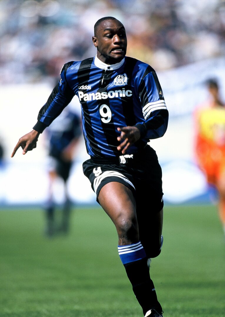 ガンバ大阪時代のエムボマ ／ photograph by Hideki Sugiyama