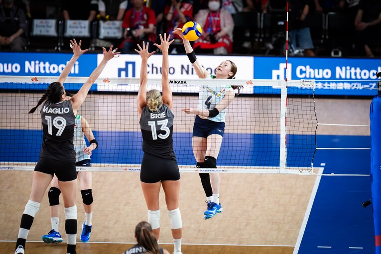 石川真佑（VNLカナダ戦）©︎Volleyball World