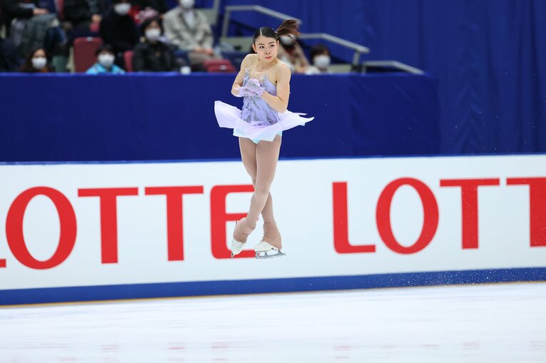 全日本選手権にて、4回転サルコウを跳ぶ紀平©AFLO
