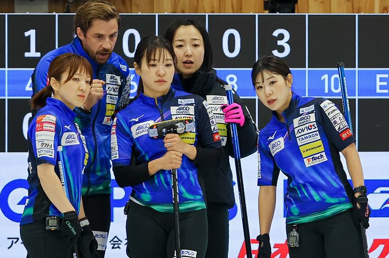 世界選手権カーリング女子日本代表となるロコ・ソラーレ。どんな戦いを見せるか ／ photograph by JIJI PRESS