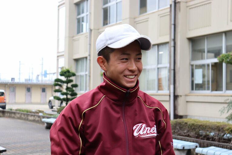 現在はチームの主将を務めるセカンドの日比　©Genki Taguchi