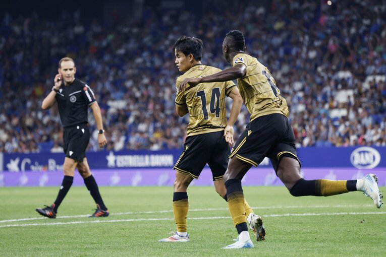 《連続写真で見る》久保建英「2人抜きスーパーゴラッソ→物議パフォーマンス」の全事実　©Daisuke Nakashima