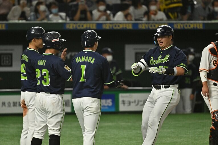 首位ヤクルトの4番として大活躍を見せる村上　©HIdeki Sugiyama