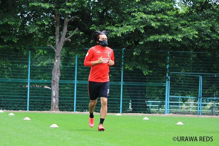 大槻監督が明かす浦和のコロナ対策。在宅トレに専用マスク、選手のケア。(16) ／ photograph by URAWA REDS