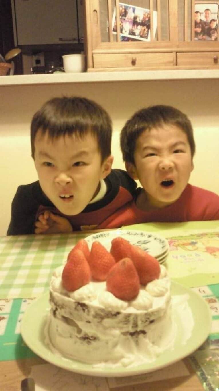 幼少時代の吉川兄弟（母・博子さん提供）