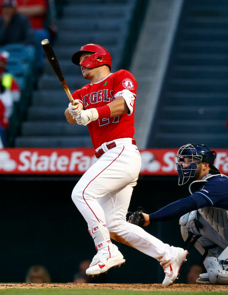 現地時間10日のレイズ戦で2本塁打を放ったトラウト　©Getty Images