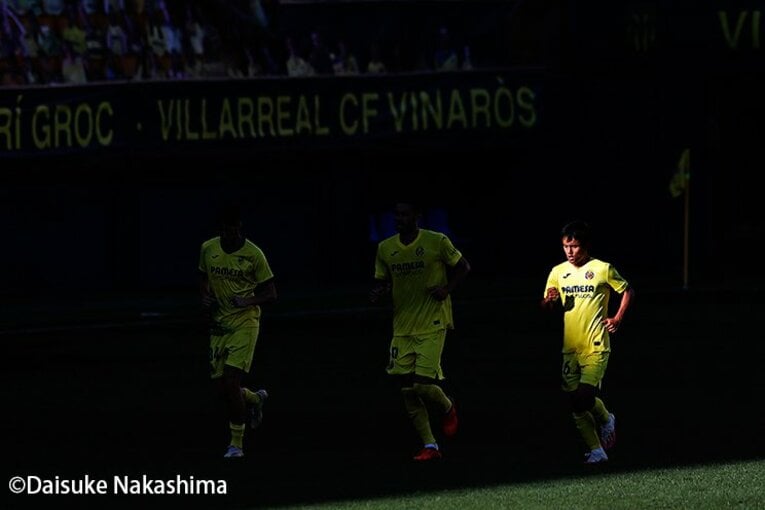 久保建英への“スポットライト”に武藤嘉紀との笑顔、乾貴士の突破　現地カメラマンからの直送写真(9) ／ photograph by Daisuke Nakashima