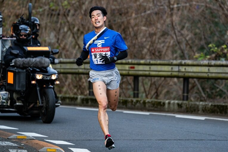 2020年、96回大会ではキャプテンになった館澤が6区で区間新の力走を見せるも、青学大に苦杯を舐めた　©Nanae Suzuki