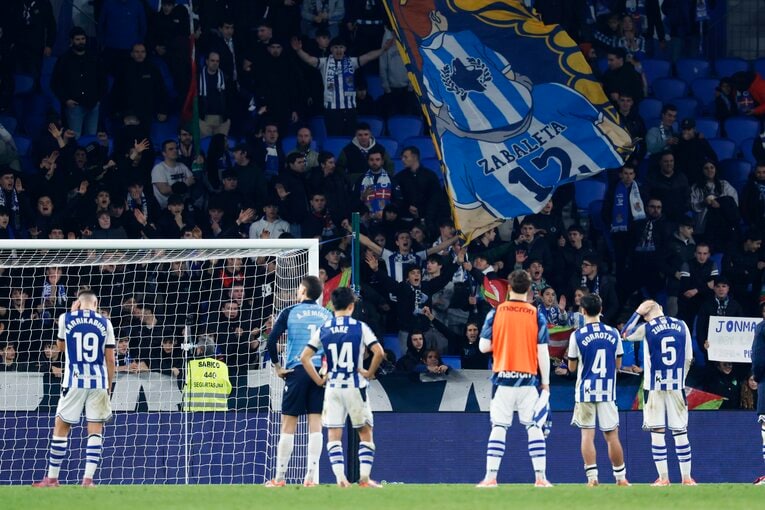 “監督解任”3連敗に傷心の久保建英「冬の移籍、さすがにない」と日本代表戦後に語ったが…「大ブーイングのサポーターに感謝」ソシエダ危機のリアル(15)