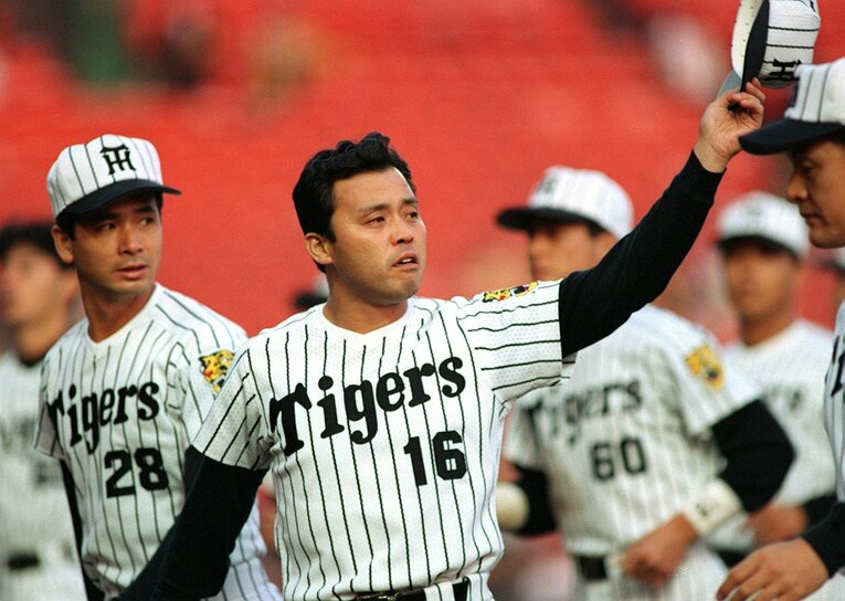 1993年に戦力外…涙で阪神ファンに別れを告げる　©KYODO