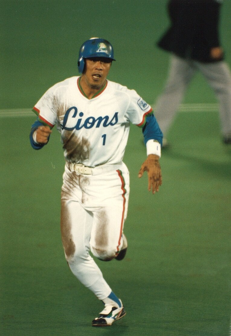 グラウンドの硬さに対応するスパイク、バットの材質など佐々木は密かにメジャー仕様を試していたという　©Kazuaki Nishiyama