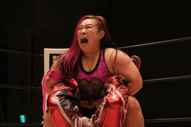 レスリングで実績を残し、女子プロレス界でも屈指の実力者として知られる橋本千紘