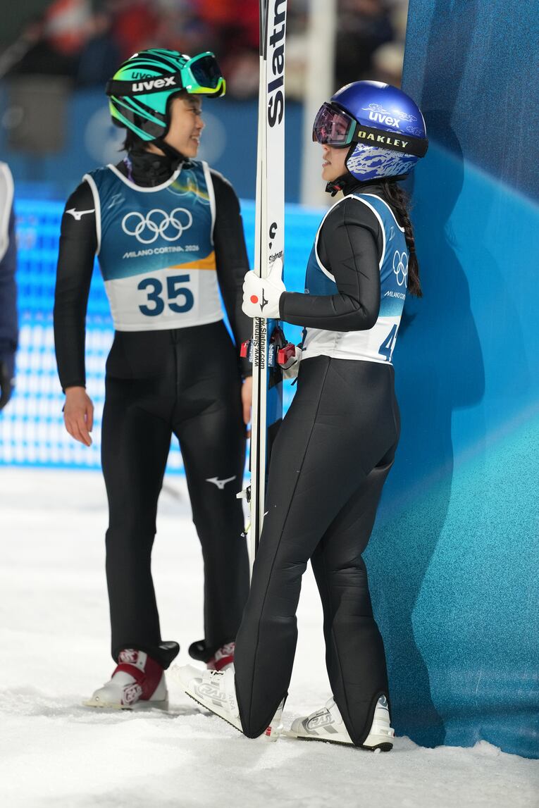 ミラノ・コルティナ五輪女子ノーマルヒルの現地写真【スワイプするとそのほかの写真もご覧になれます】　©Tsutomu Kishimoto／JMPA