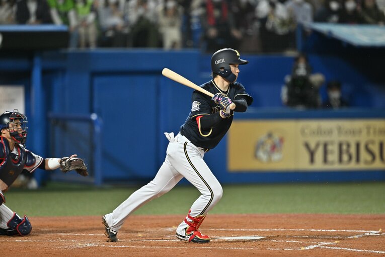 鋭いスイング　（2022年日本シリーズ）©︎Hideki Sugiyama
