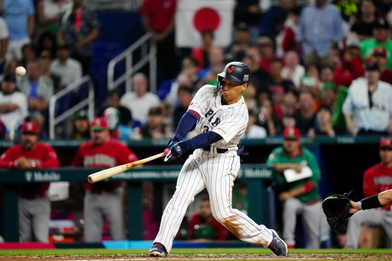 準決勝メキシコ戦で吉田正尚が放った同点3ラン　©Getty Images