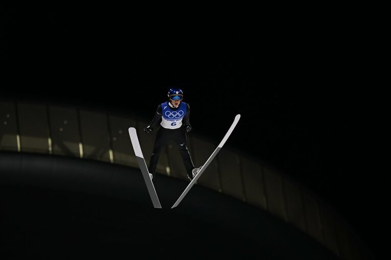 北京五輪混合ジャンプ2本目の小林　©Naoya Sanuki/JMPA