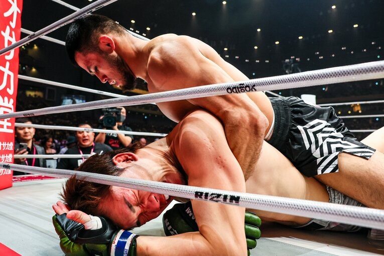 シェイドゥラエフの“パウンド地獄”（1枚目／全13枚） ©RIZIN FF Susumu Nagao