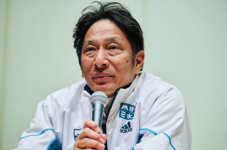 箱根駅伝をトレーニングに使ってのマラソン挑戦というメソッドを確立しつつある青学大の原晋監督 ／ photograph by Yuki Suenaga