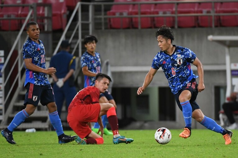 韓国戦で中盤を制圧した岩田智輝と藤田譲瑠チマのダブルボランチ　©Getty Images