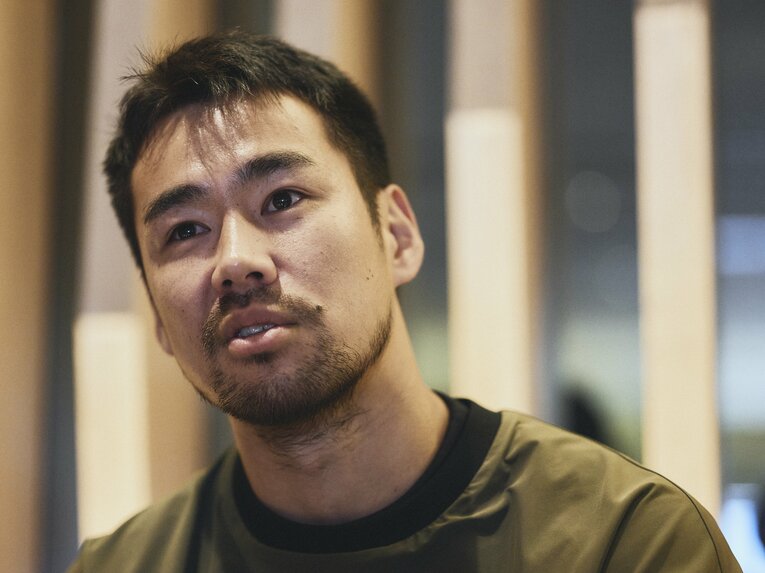 慶應大時代を振り返る児玉さん　©︎Yuki Suenaga