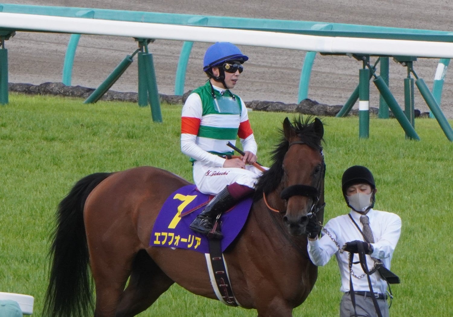 新しい無敗皐月賞馬には横山武史が跨った