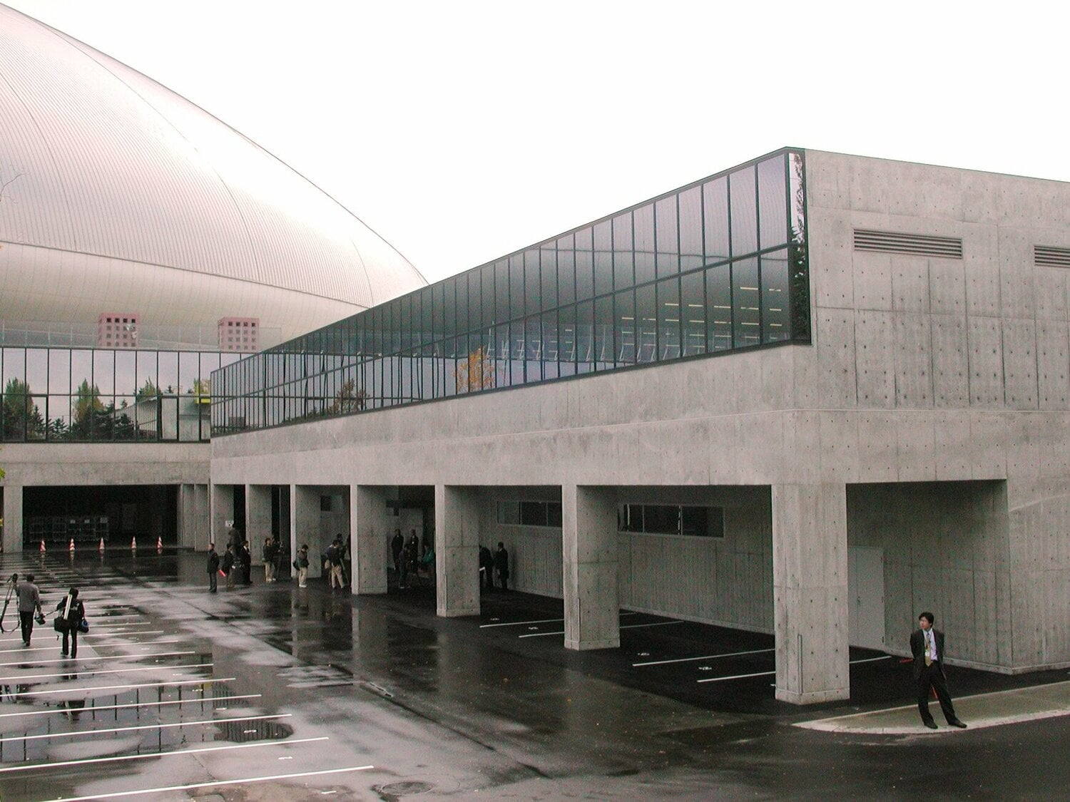 札幌ドームに隣接された日本ハムファイターズの球団事務所　©︎JIJI PRESS