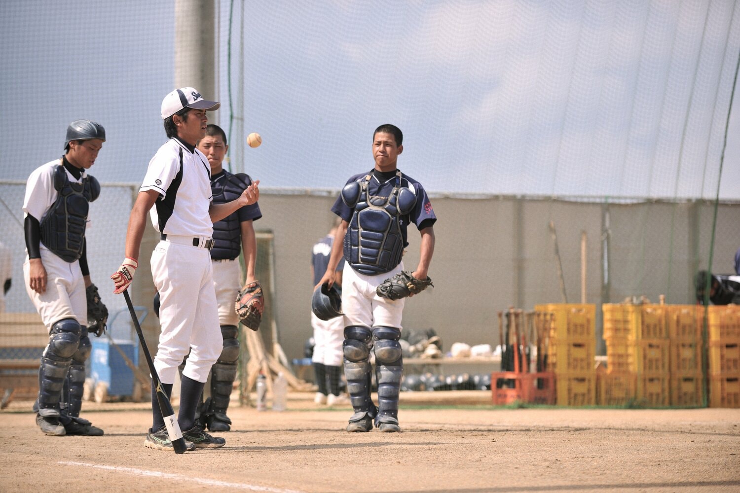 ノックを打つ比嘉公也監督（2009年撮影）©︎Takuya Sugiyama