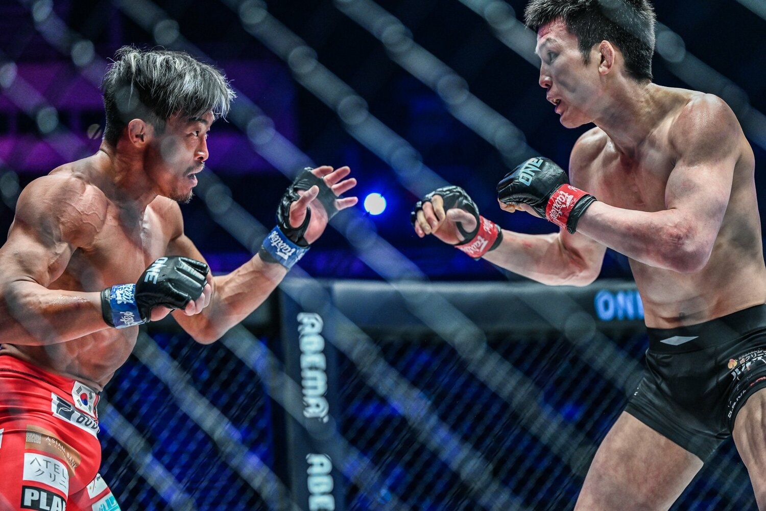 過酷な減量を経て、46歳とは思えない肉体を作り上げてきた秋山　©ONE Championship