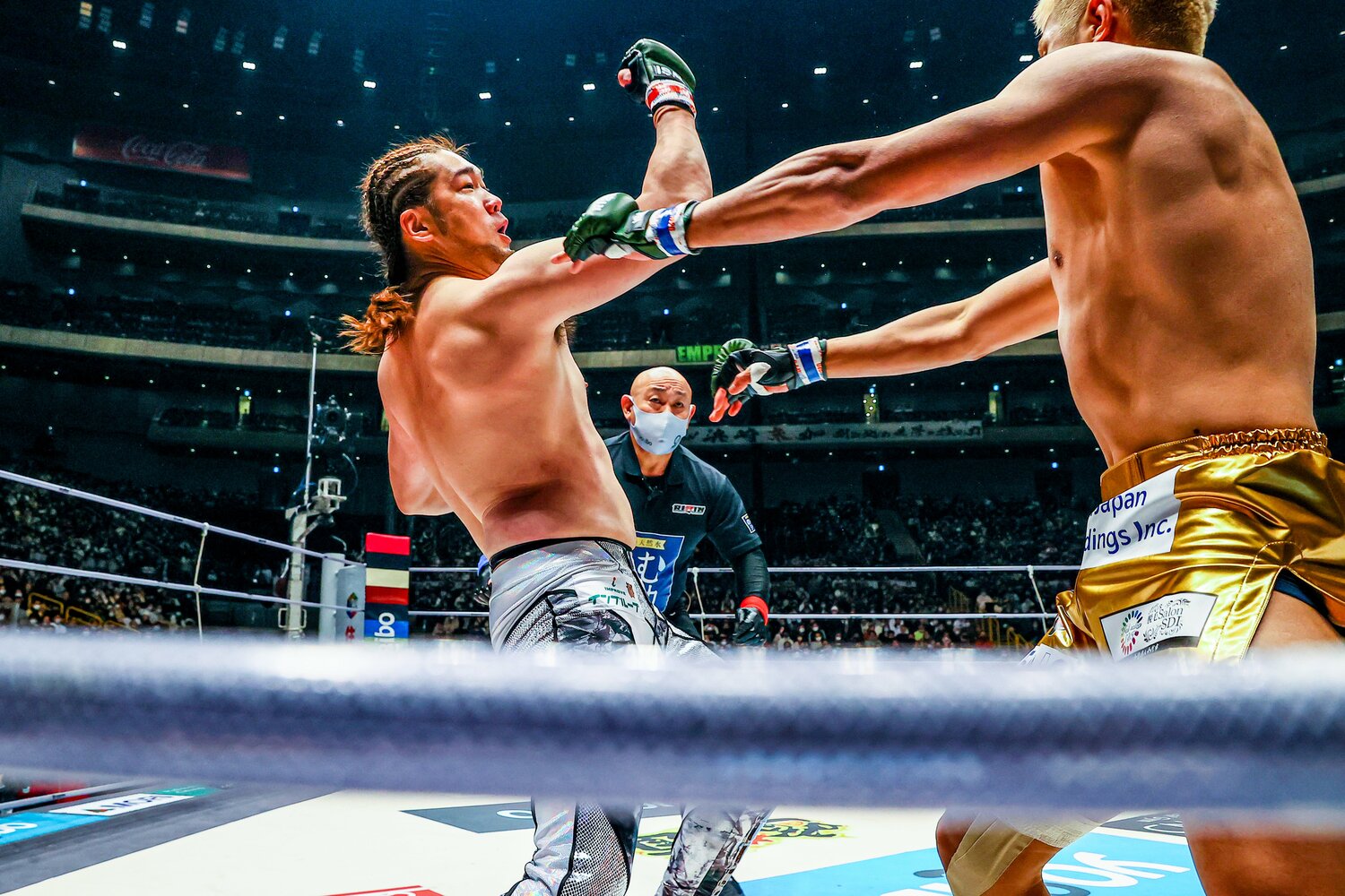 物議を醸したシバターvs久保優太でレフェリーを務めた和田良覚　©RIZIN FF Susumu Nagao