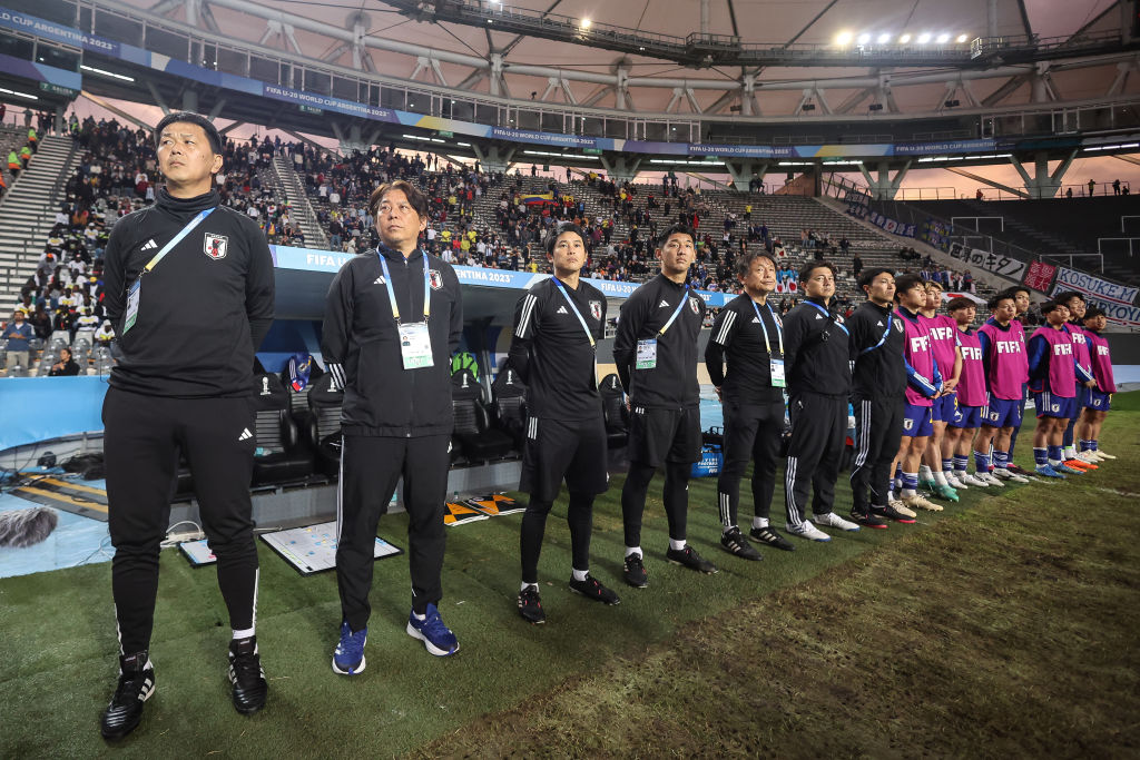 冨樫監督（左から2人目）のもとで戦った選手たちは今後、リバウンドメンタリティを見せられるか　©Getty Images