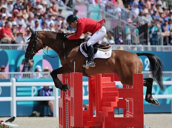 「僕の仕事はゴキブリ駆除でした」総合馬術銅“初老ジャパン”の最年長、大岩義明48歳の運命を変えたのは…「初老」の相棒との奇跡の出会い＜Number Web＞ photograph by AFLO