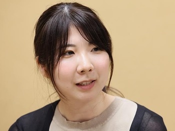 女流棋士・西山朋佳29歳が初の女性棋士を逃して“異例の会見で涙した日”…「豪快な将棋を指して合格を」棋士も応援する“編入試験組の歴史”＜Number Web＞ photograph by JIJI PRESS