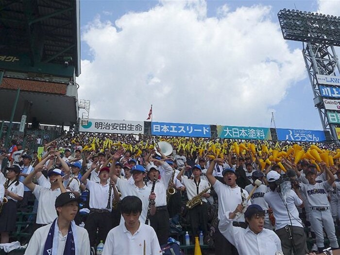 “アゲアゲホイホイ”の大ブーム!夏の甲子園、注目のブラバン応援紹介。<Number Web> photograph by Yukiko Umetsu