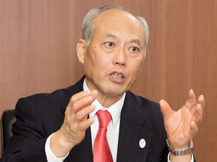 プチ鹿島、5月のスポーツ新聞時評。プロ野球も都政もコリゴリジョン!?＜Number Web＞ photograph by Asami Enomoto