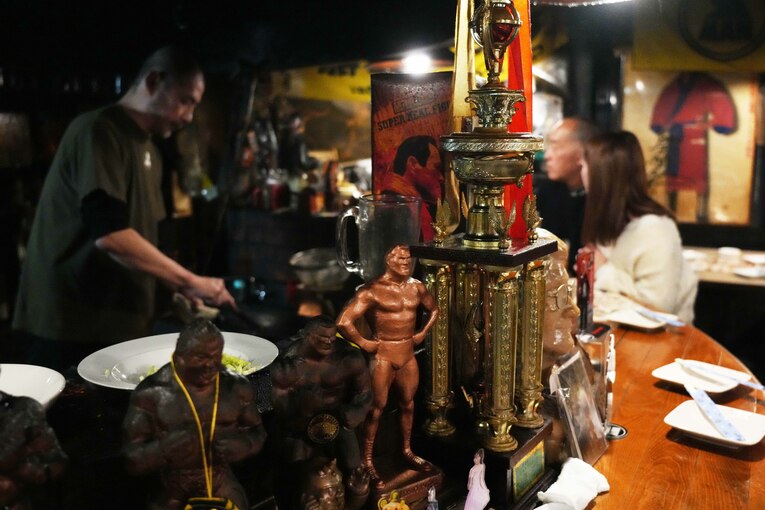 ビア・ホールMANの店内　©Essei Hara