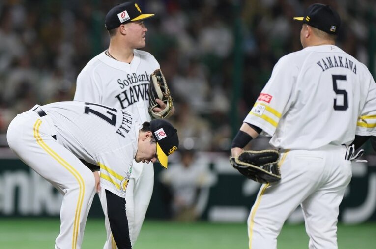 “4272日ぶり最下位”に沈んだソフトバンク。現地記者が見た王者の異変とは ／ photograph by JIJI PRESS