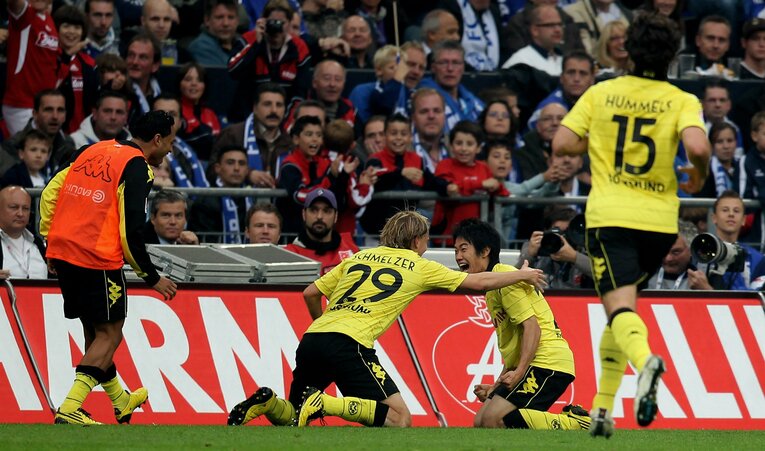 2得点を奪った香川。敵地は静まり返った©Getty Images