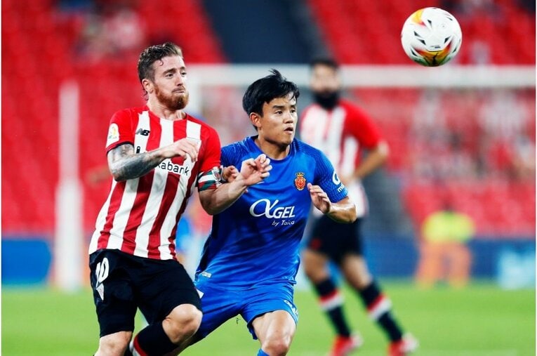 久保建英を間近で撮って気づいた《試合前ルーティンとファールを受けた後のクセ》 韓国の至宝イ・ガンインとの共存はどうなる？(32)