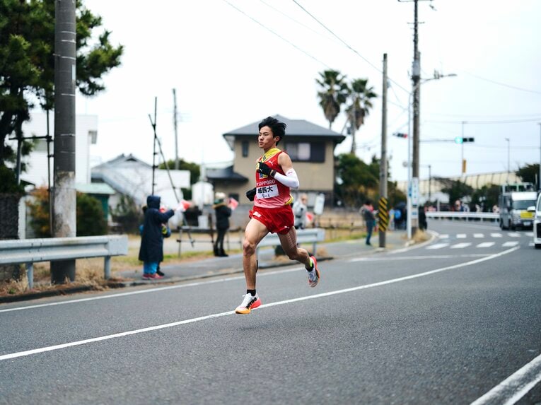 4区を疾走する山中。秀真の名はF1の伝説的ドライバー・シューマッハから命名された　©Yuki Suenaga