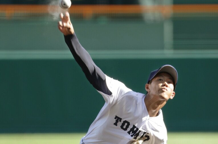 即戦力を獲得する印象が強い人的補償でカープが選んだのは、まさかの入団1年目の快腕だった ／ photograph by JIJI PRESS