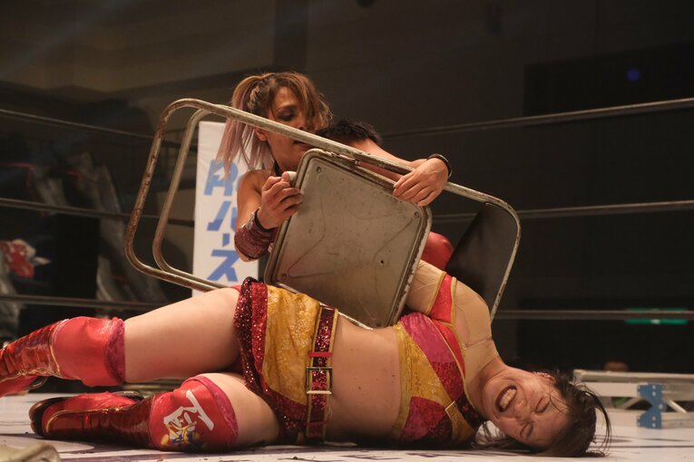 殴り続けた鈴季すず、抱きしめたジュリア…スターダムリーグ戦“最大のカード”は何を残したか？「本当の姉妹」「憎しみは晴れた」(60)