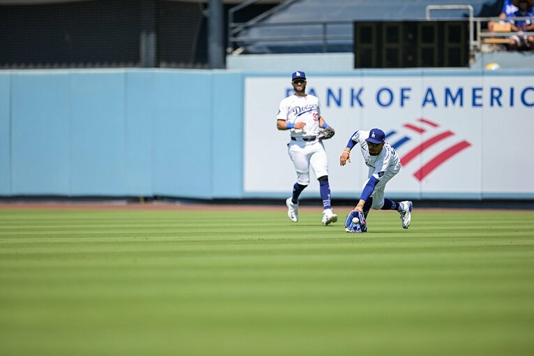 【他媒体でなかなか見られないドジャースナインのカッコイイ雄姿】 ／ photograph by Nanae Suzuki