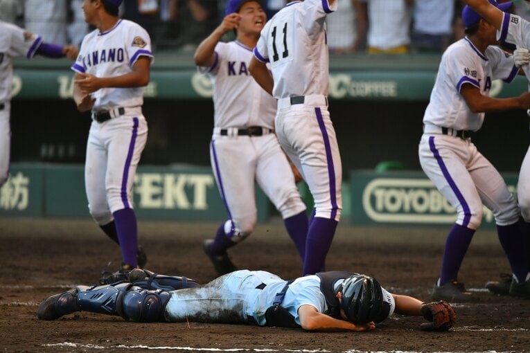 【コマ送りで見る】第100回大会、語り継がれる甲子園の名場面「９回無死満塁から２ランスクイズの決定的瞬間を振り返る　©Hideki Sugiyama